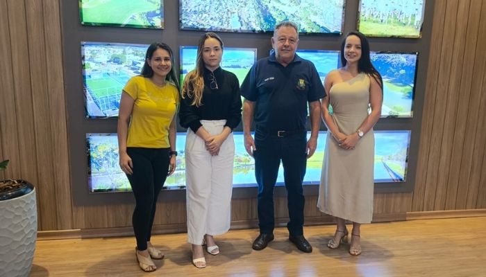 Guaraniaçu - Nova delegada da Polícia Civil realiza visita institucional ao prefeito Ronaldo Cazella